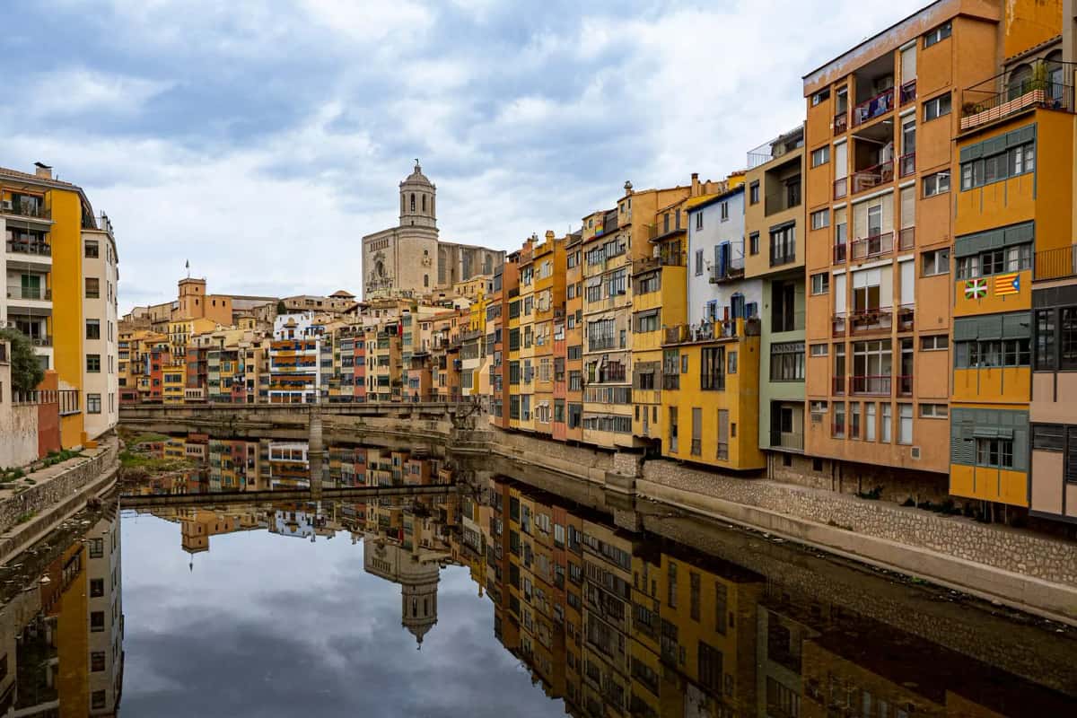 Maisons colorées de l'Onyar à Girona